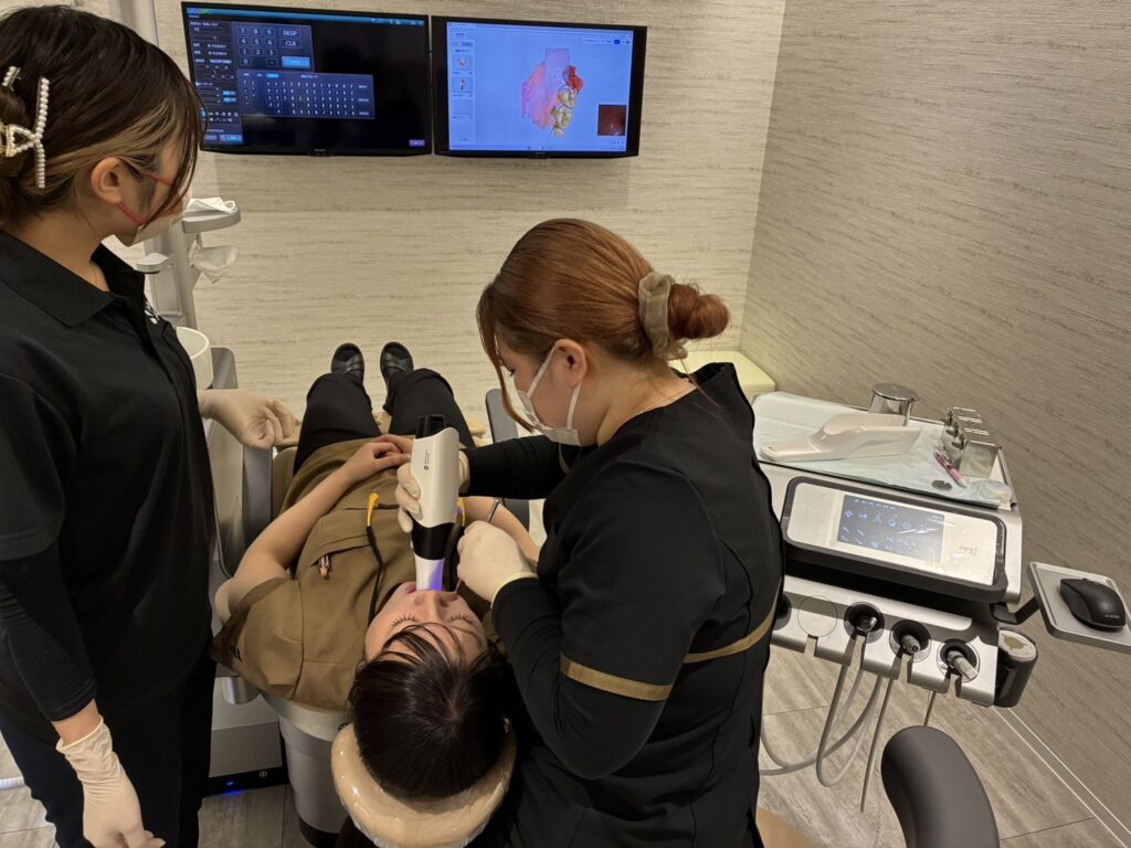 マウスピース矯正(sure smile)の院内勉強会を行いました。